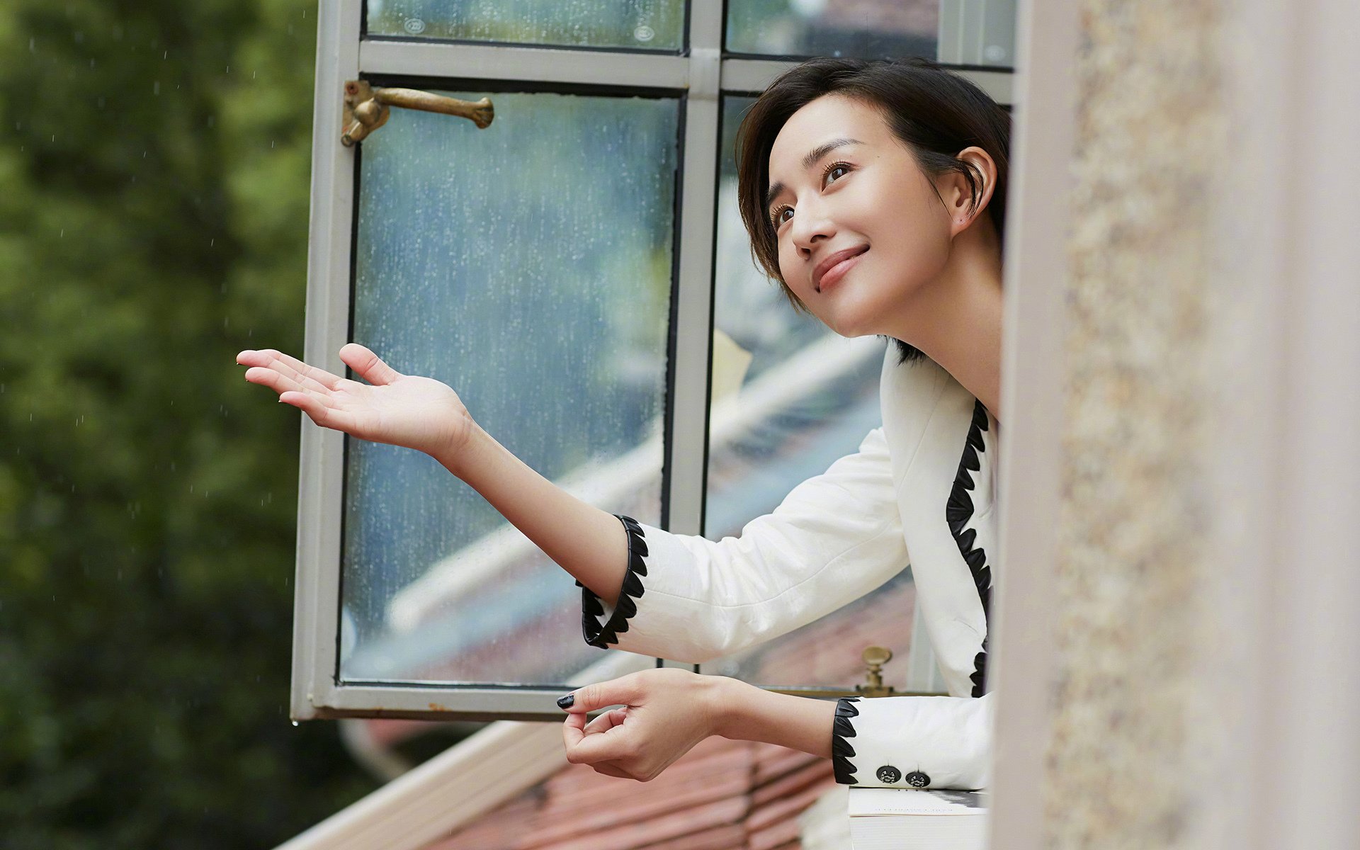 爱游戏在线登录入口-“花式绝杀：联盟中最精彩的终极一投”