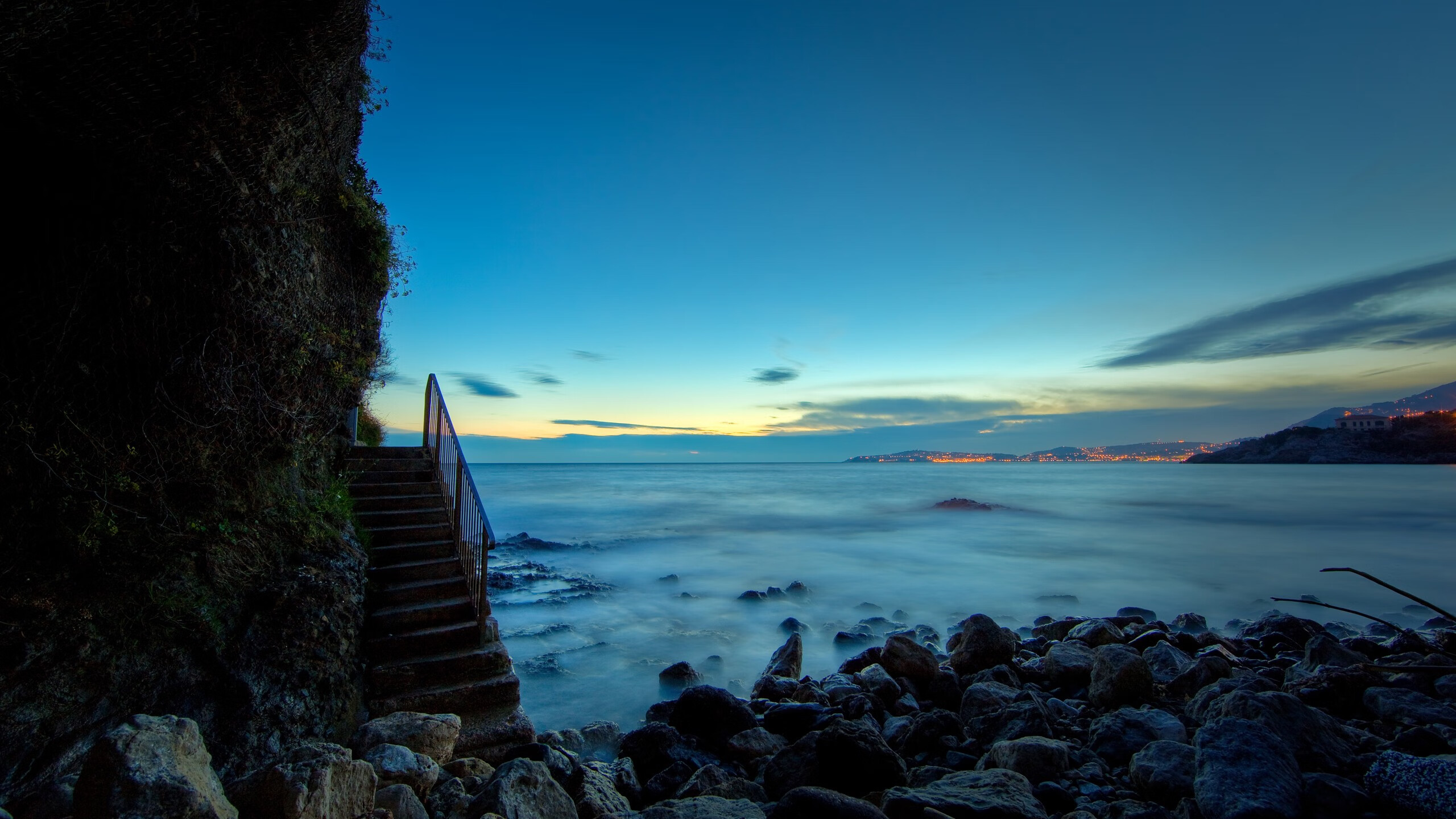 爱游戏体育app-米兰两队的高压逼抢战术对练习中的优势