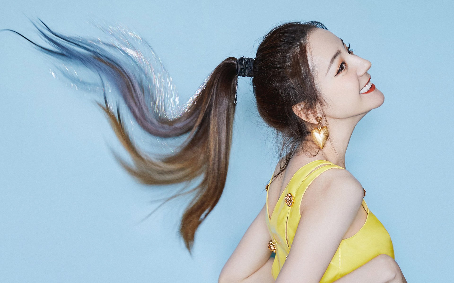 自由式潜水表演，探索海底奇妙世界，自由潜水的魅力