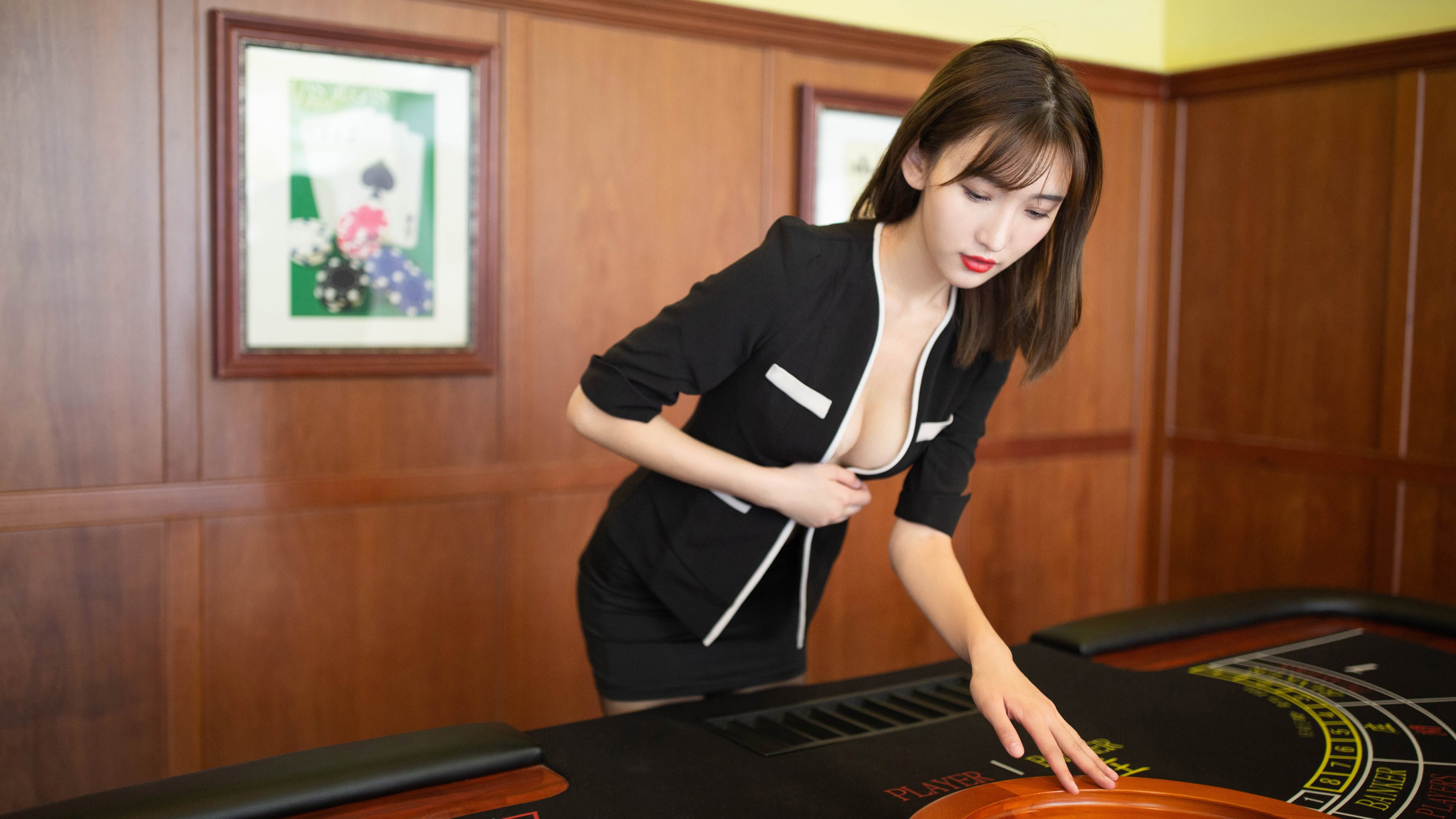 新疆队球员发挥出色，击败对手取得胜利，新疆队球员资料