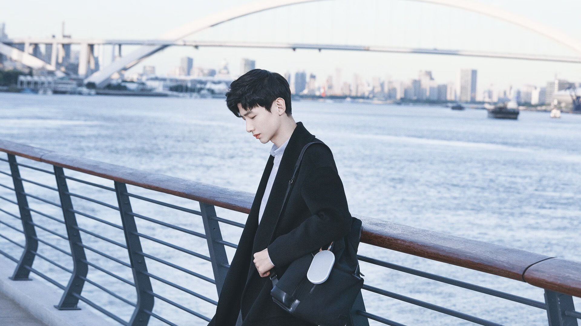 爱游戏在线登录入口-精彩比赛即将上演，球迷们翘首以待，球赛精彩瞬间