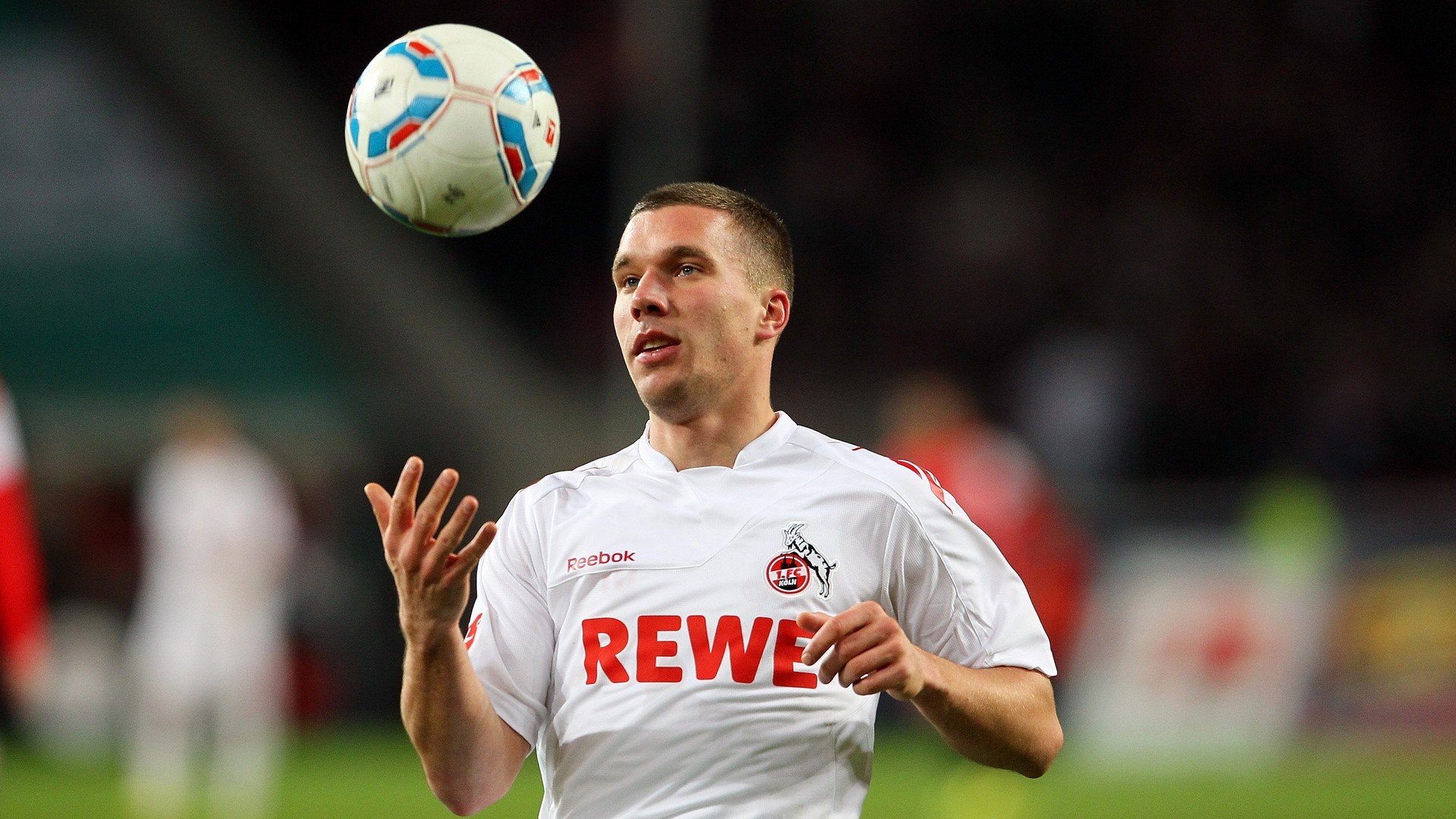 俱乐部与媒体之间缺乏建设性合作机制,俱乐部发展建议